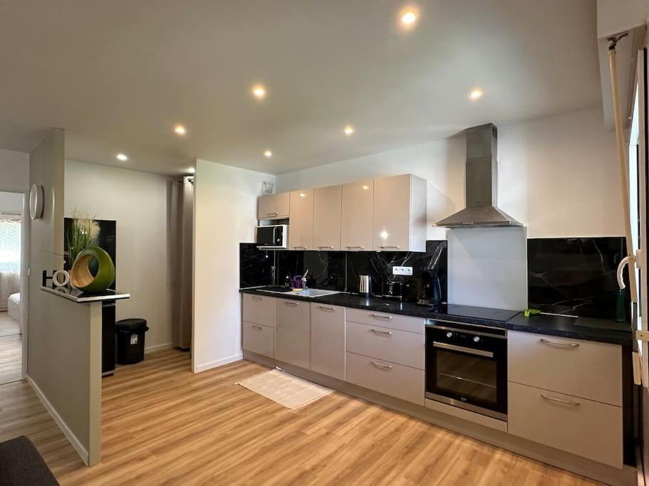 L Appartement Des Parcs Nantais Сен Ерблен Екстериор снимка
